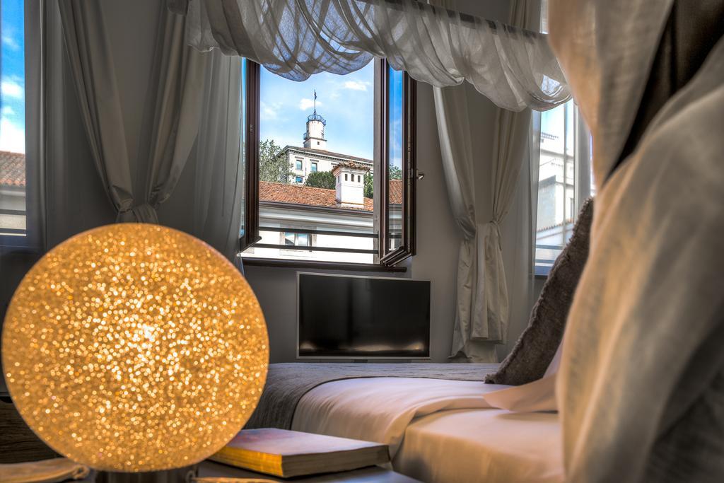 Mercatovecchio Luxury Suites Udine Esterno foto